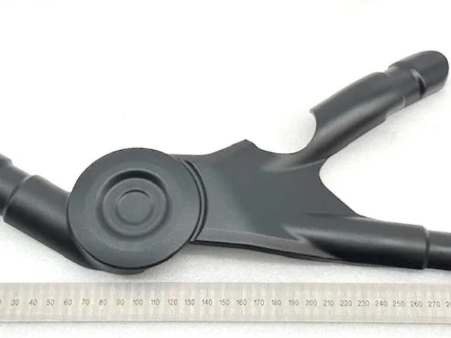 Защита рамы левая R1200GS (LC), R1250GS 46518560671 BMW Motorrad