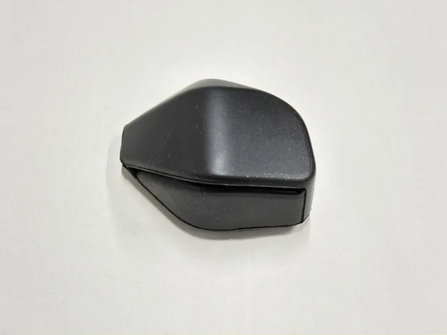 Щиток Л (резиновая защита на лифчик клапанной крышки R1250) 77141598761 BMW Motorrad